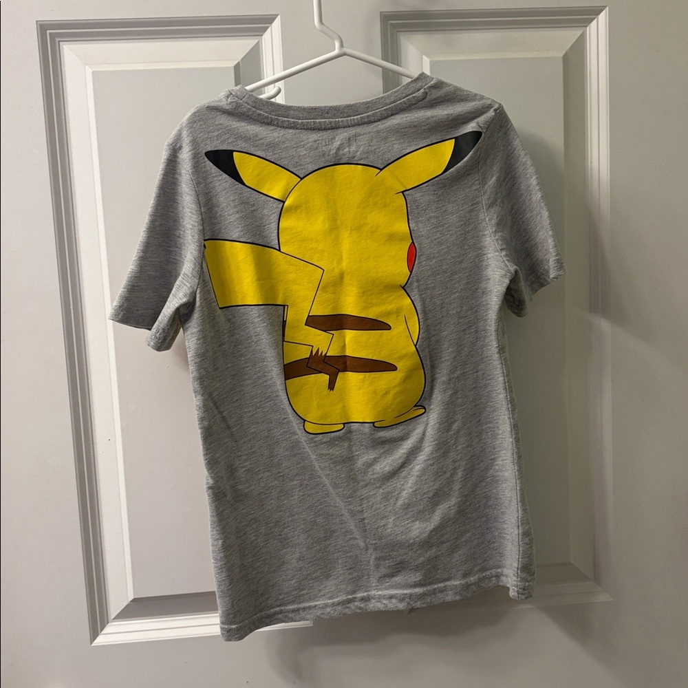 Pikachu shirt - Picture 2 of 3